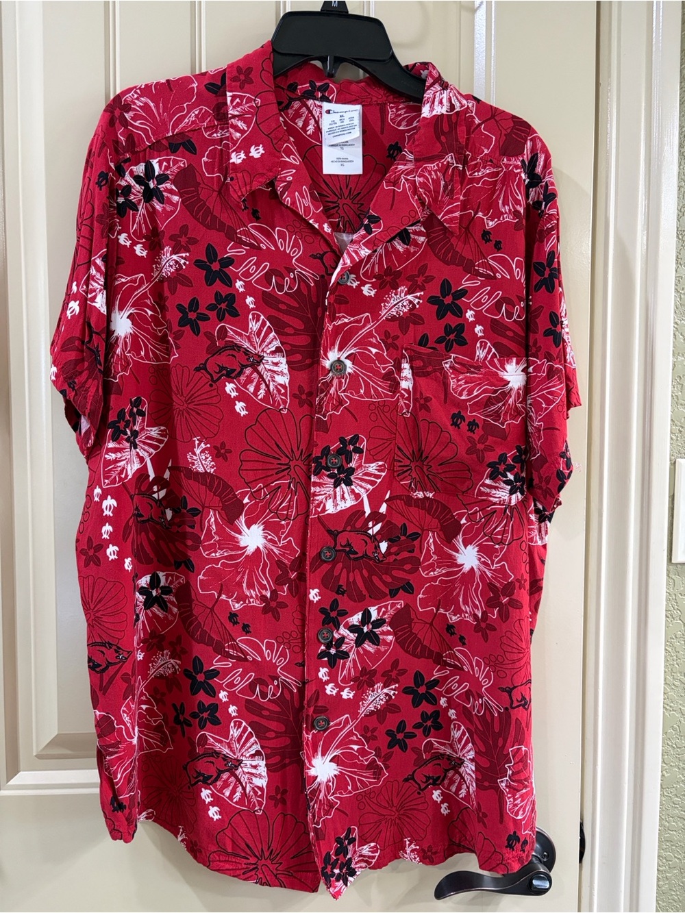 Men’s Tropical Razorback Button Down Shirt by Champion Brand,  EUC!